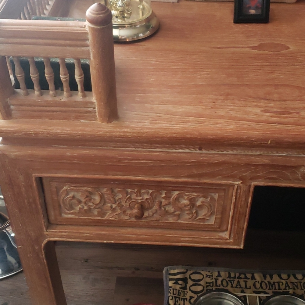 Desk - Picture 2 of 4